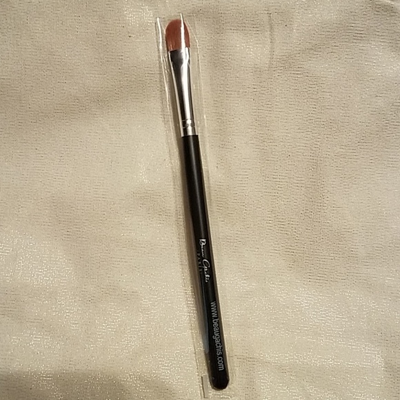beau gachis concealer brush